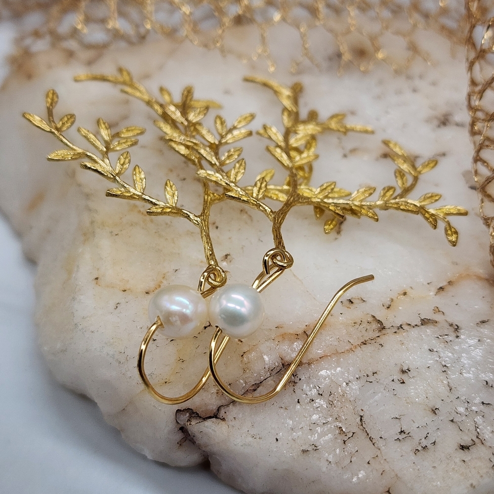 Johnny Was Jewelry Floral Lightweight Earrings 18K Gold plated Real Pearl - Picture 8 of 11